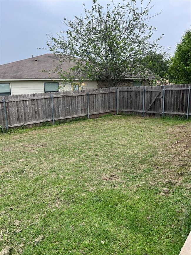 Building Photo - 1036 Drover's Cove