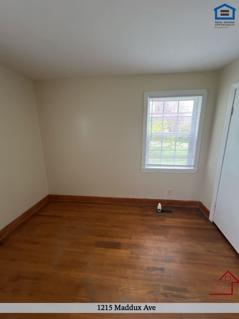 Building Photo - 1215 Maddux Ave