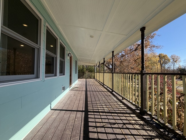 Building Photo - 214 W Union St