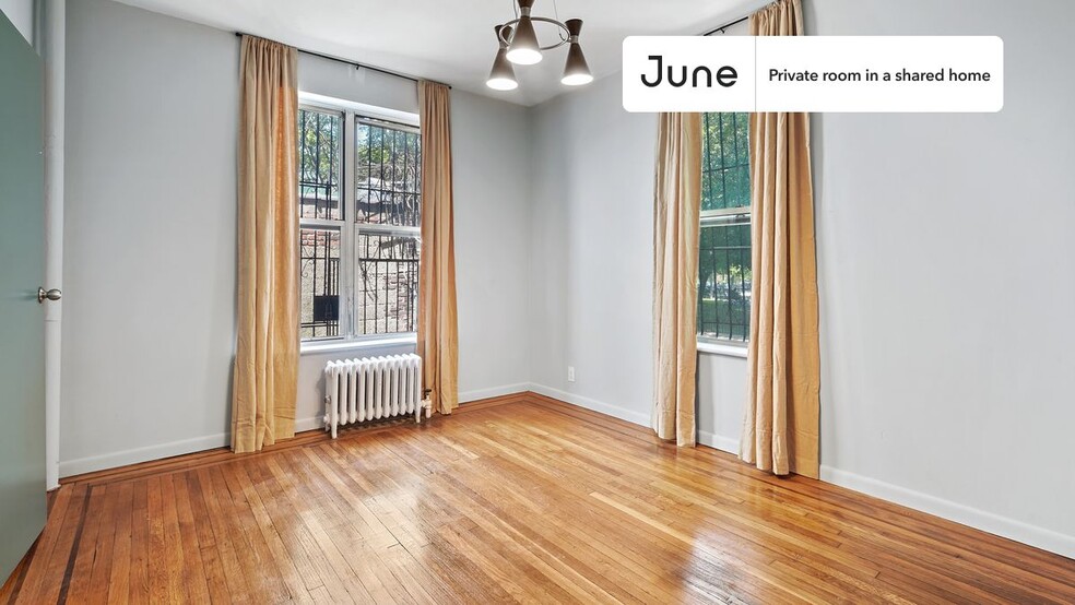 Building Photo - Room in Shared 4 bed/1 bath home