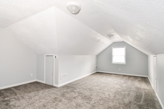 Building Photo - 117 Greenfield Rd