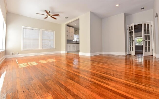 Building Photo - 410 Kenniston Dr