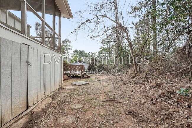 Building Photo - 3531 Tewksbury Dr SW