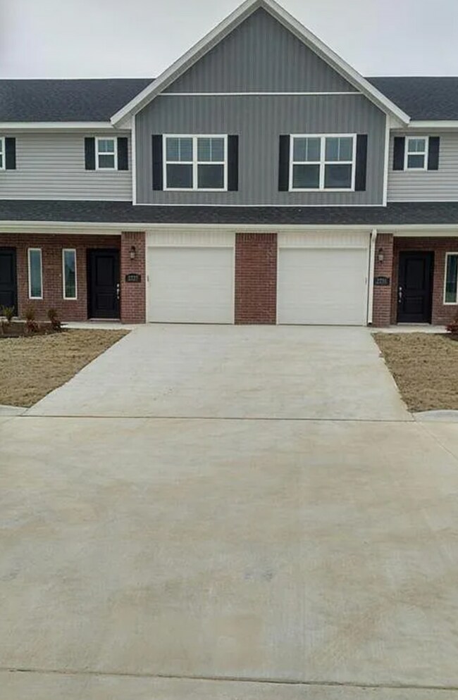 Primary Photo - 3 Bedroom Townhome for Lease Rogers, AR! *...
