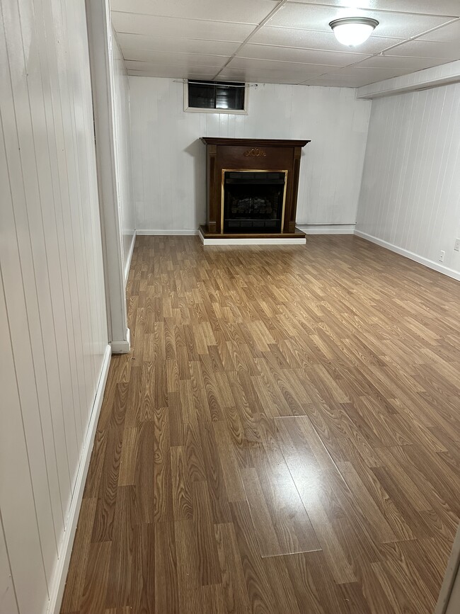 Building Photo - 175 Woodland Dr