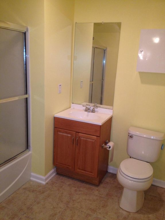 Bath Room - 201 Dey St