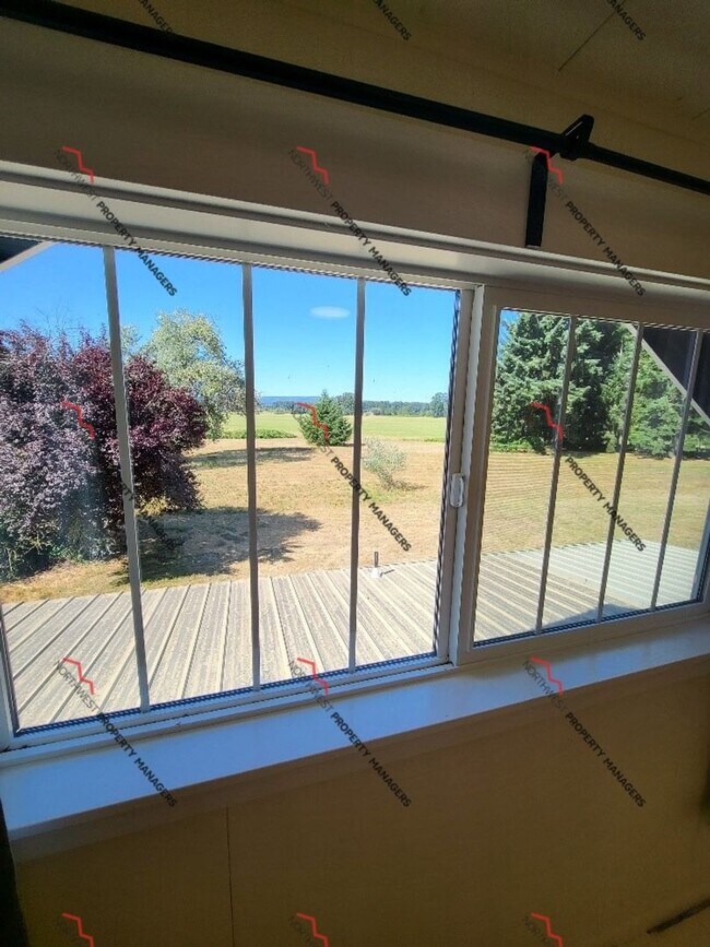 Building Photo - STATUS *RENTED* | R207 | $2095  *** MOVE IN SPECIAL ****