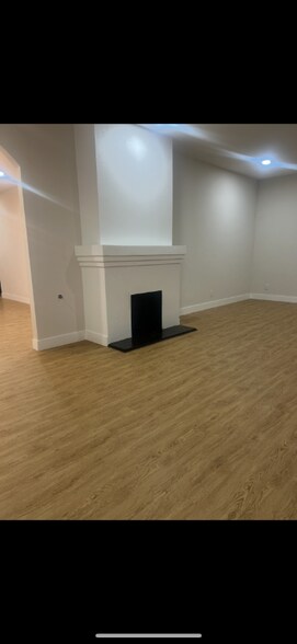 Building Photo - 608 S Brighton Ave