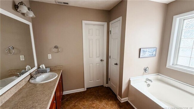 Building Photo - 770 Conestoga Dr