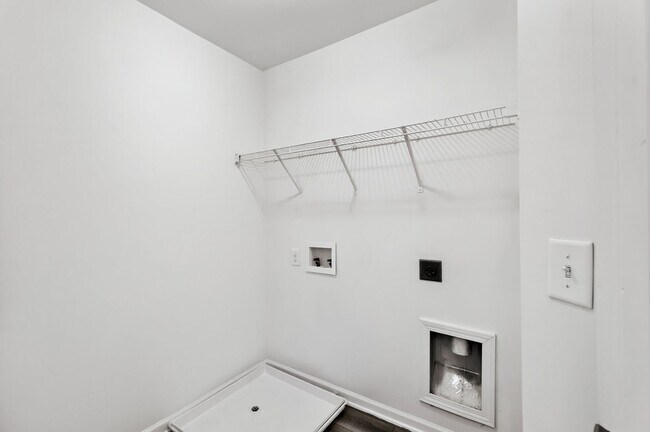 Building Photo - 4509 Middletown Dr