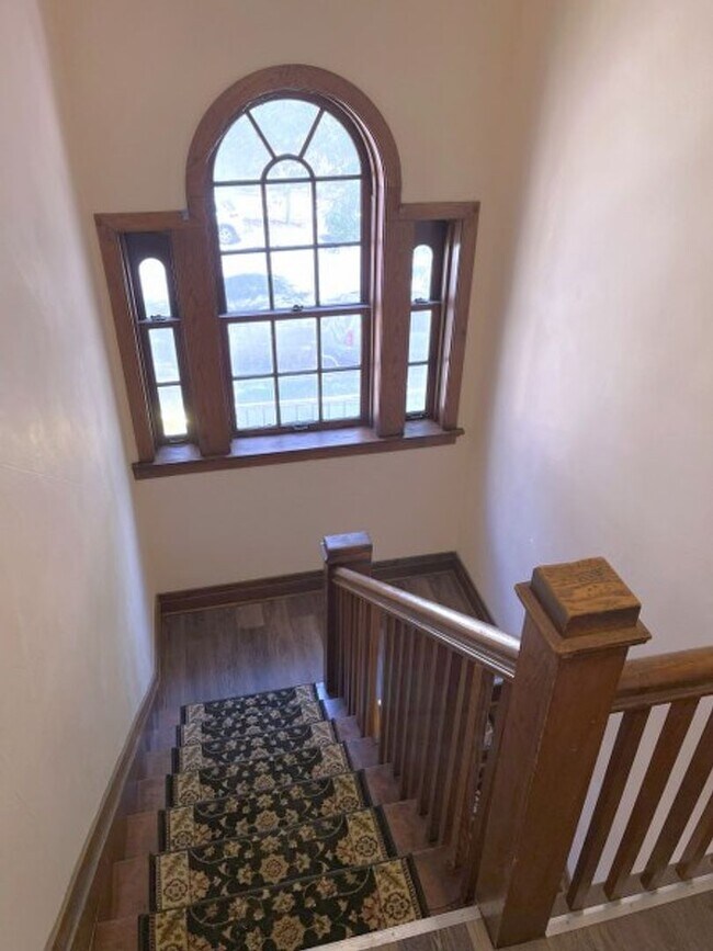 Building Photo - 46 N Breese Terrace