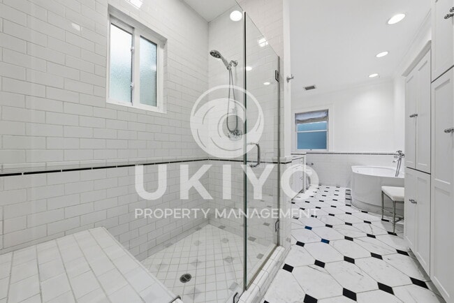 Building Photo - 860 Portal Ave