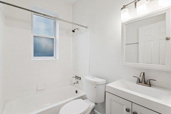 Building Photo - 150 Seaton Pl NW