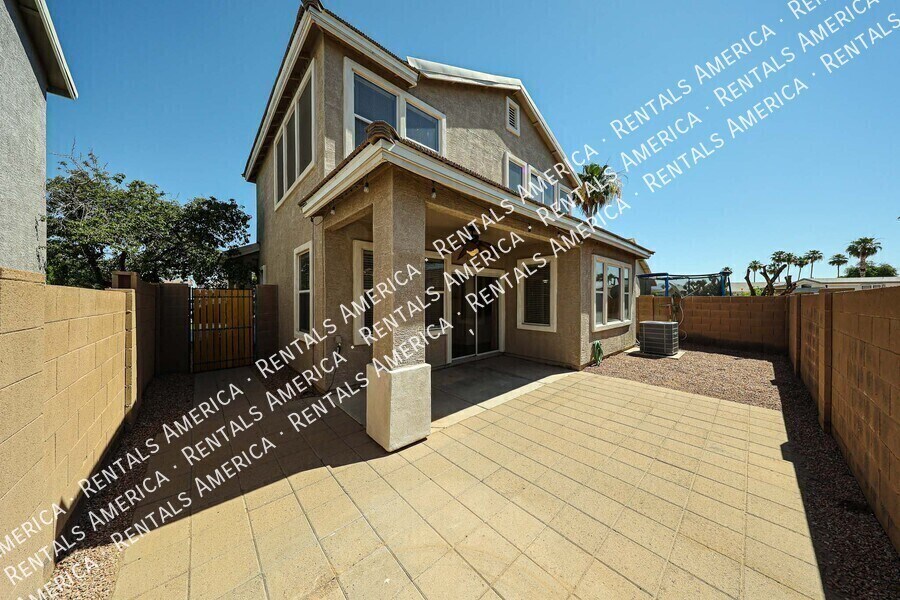 Building Photo - 8757 E Lomita Ave