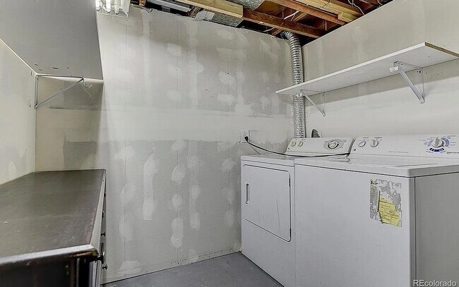 Building Photo - 815 S Eliot St