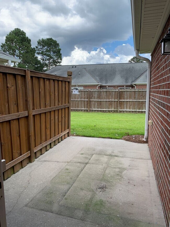 Building Photo - 1032 Bridgeport Way