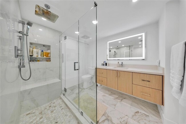 Building Photo - 2101 Brickell Ave