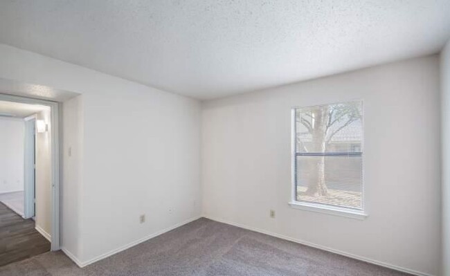 Building Photo - 1 bedroom in Irving TX 75038