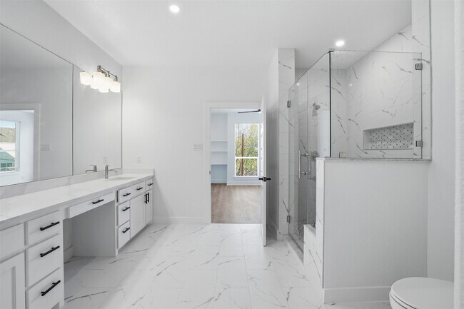 Building Photo - 3411 Nance St