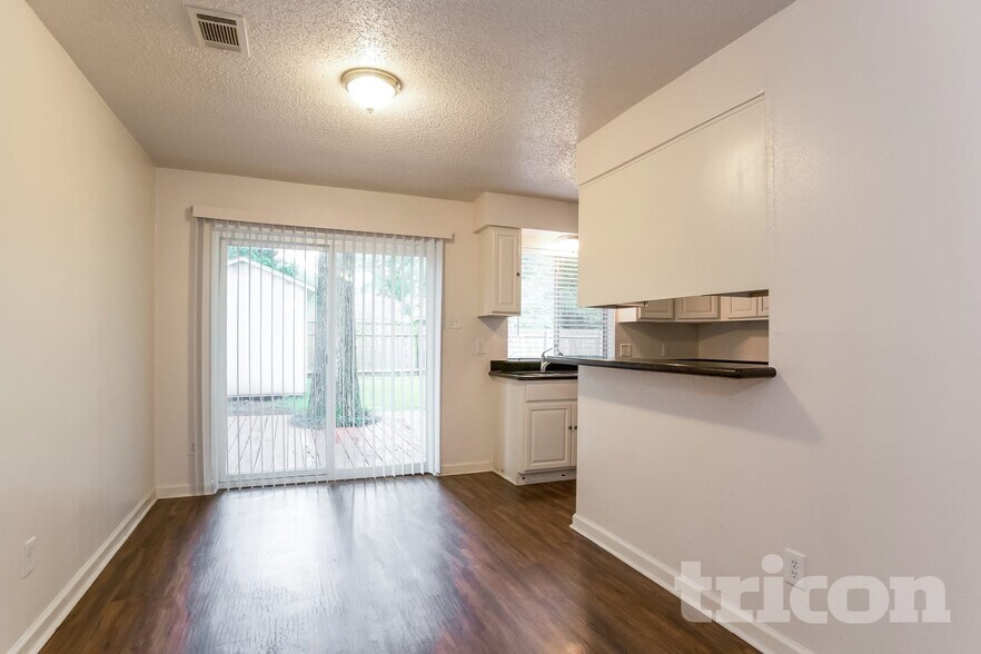 Building Photo - 4926 Algernon Dr