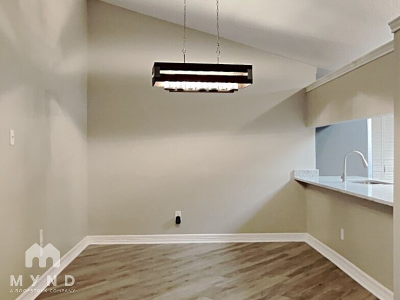 Building Photo - 3006 Avanti Ct