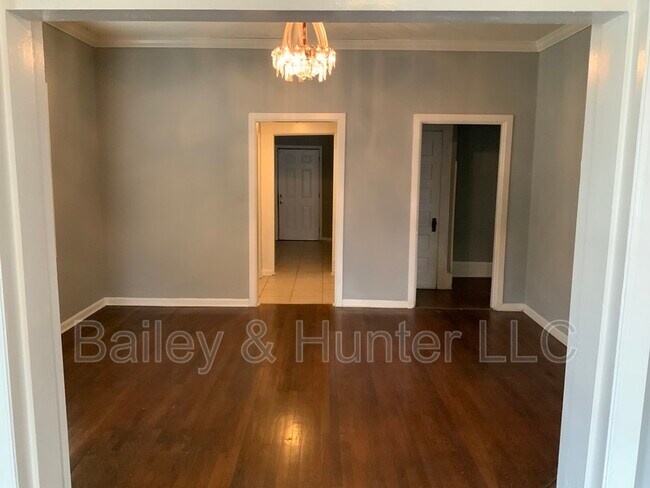 Building Photo - 486 E Ontario Ave SW