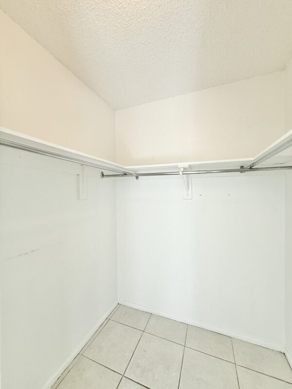 Building Photo - 2658 Sunny Breeze Ave