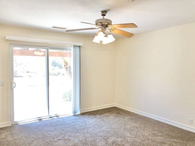 Building Photo - Light & Bright Single-Story Home in the Heart of Fallbrook, Complete with Private, Fully Fenced B...