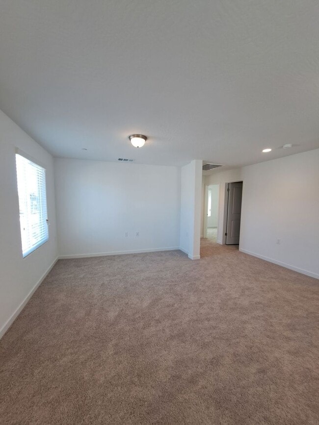 Building Photo - Gorgeous Two-Story Home Near Copper & Willow!