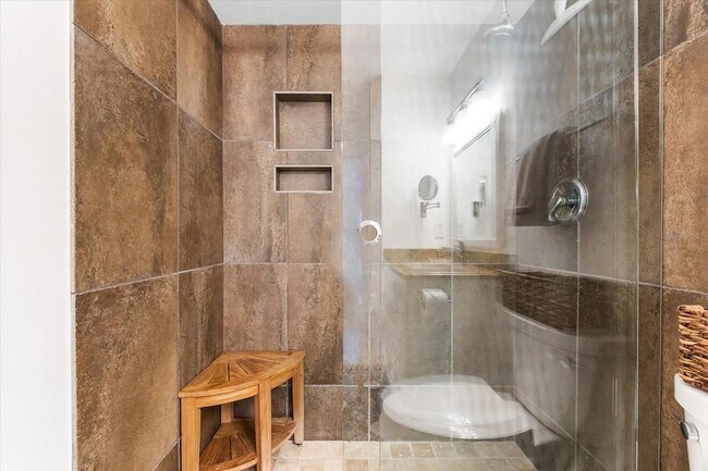 Building Photo - 6708 Sarasea Cir