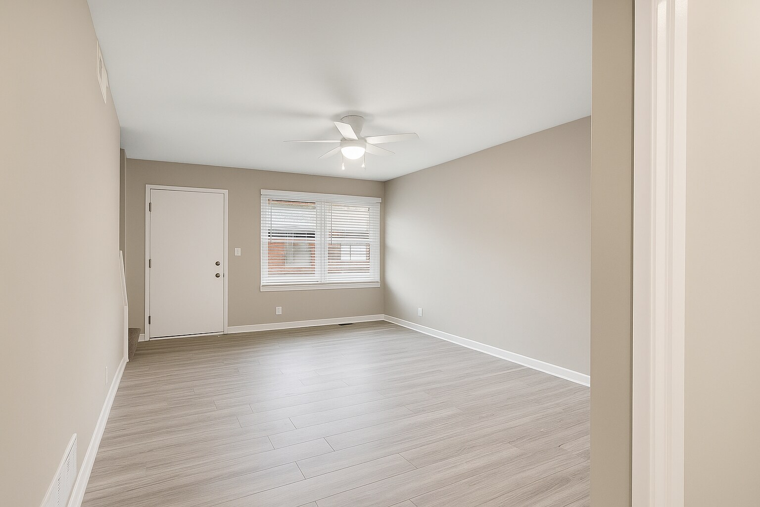 Building Photo - 1504 Ensign Dr