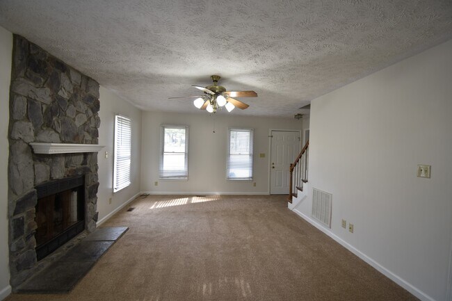 Building Photo - 202 Cobblestone Ct