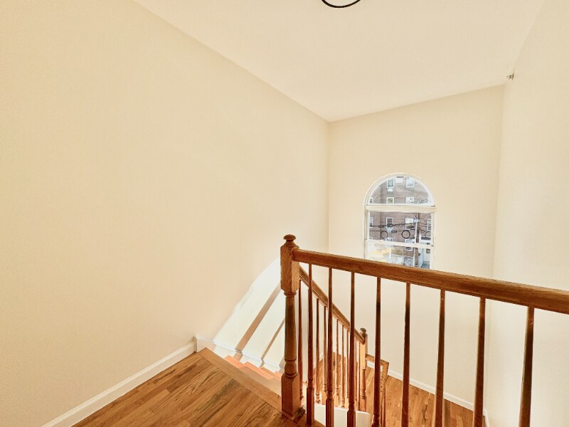 Building Photo - 87 Chadwick Ave