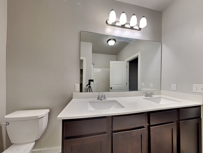 Building Photo - 14308 Peach Tree Dr