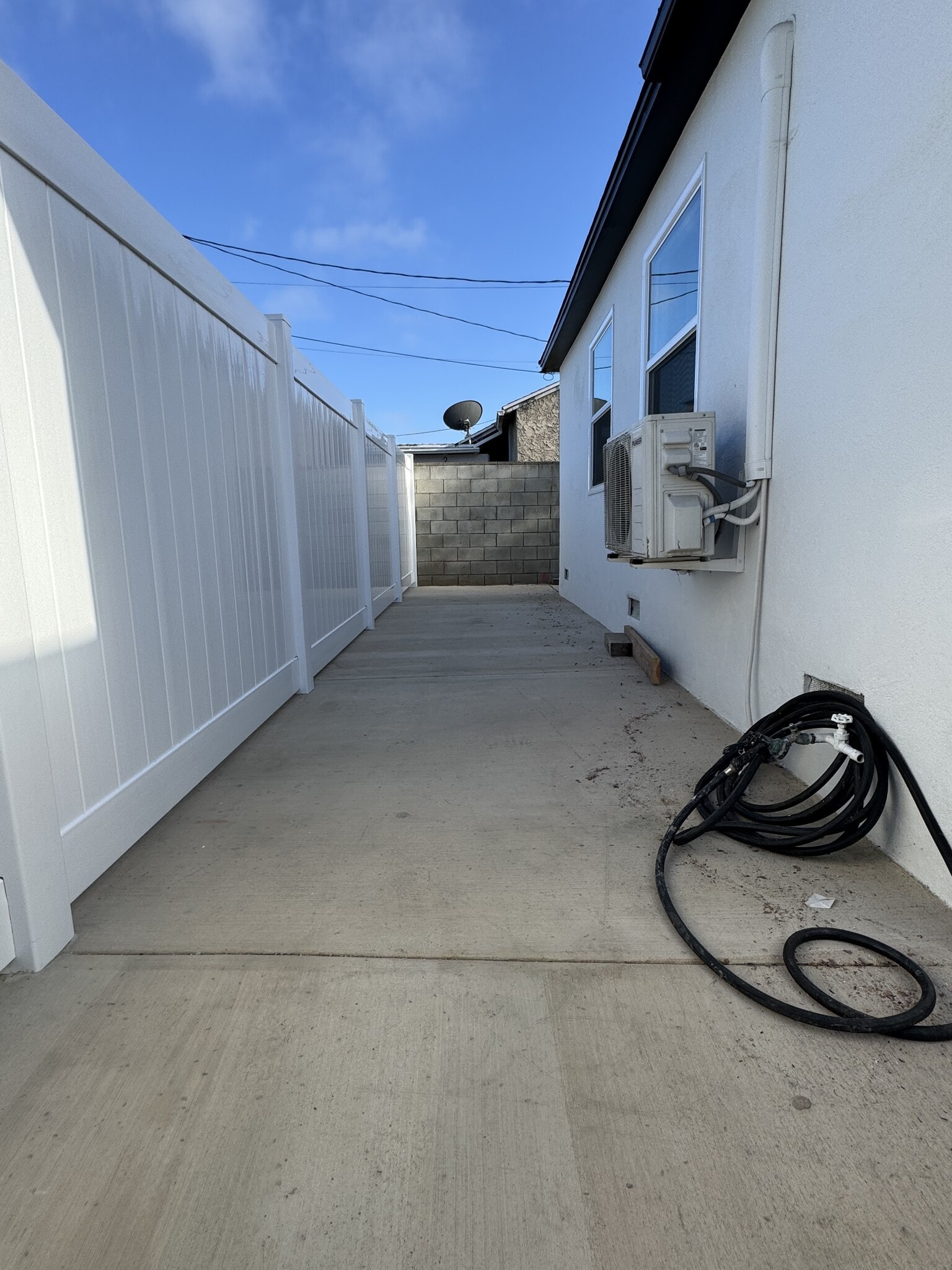 Building Photo - 15216 Cimarron Ave