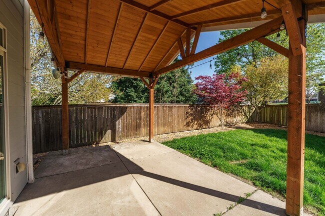 Building Photo - Cul-de-Sac Living at Its Best – Updated 3BR with Garage & A/C!