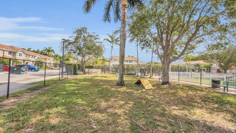 Building Photo - 2342 SE 10th St