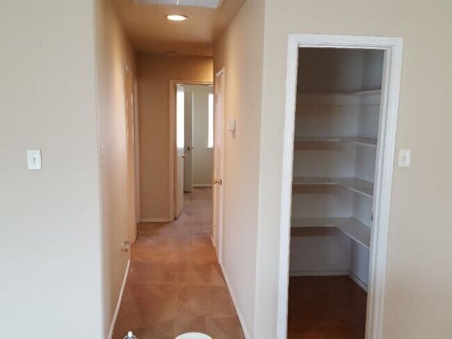 Building Photo - 6717 Dream Dust Dr