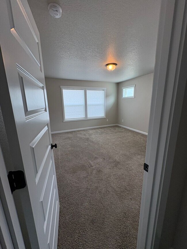 Building Photo - Home for Rent in Quincy