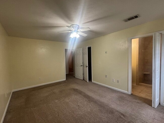 Building Photo - 552 Teal Ln