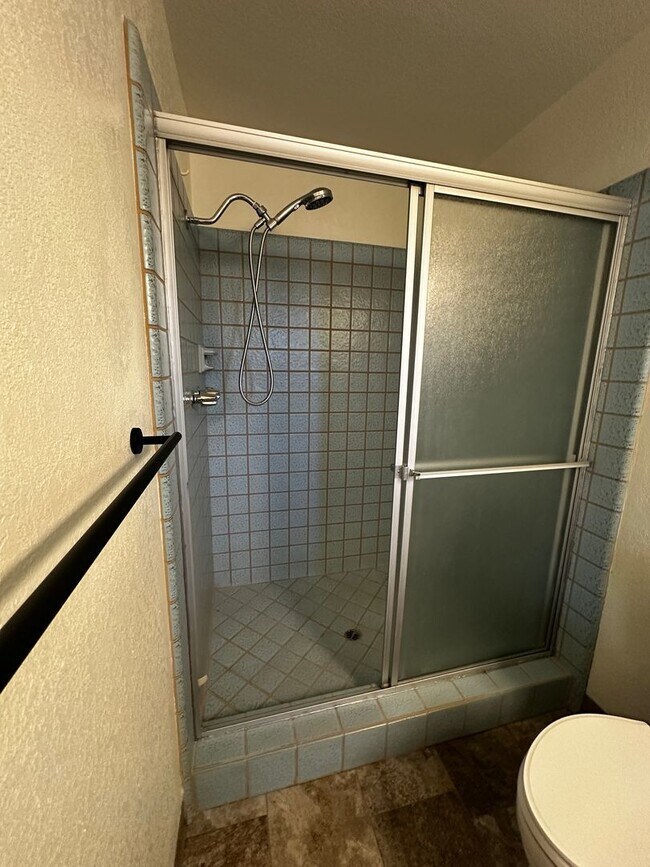 Building Photo - $300 Move in Special - NEWLY RENOVATED - H...