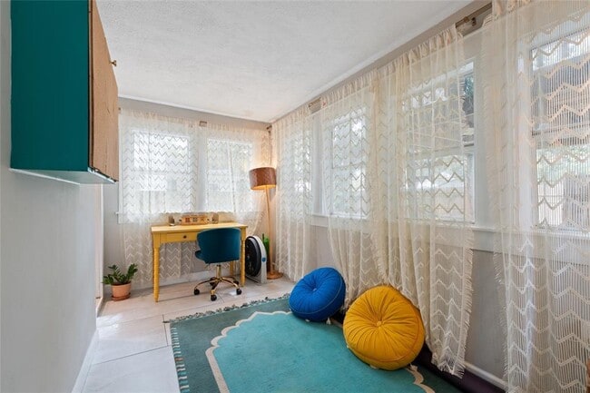 Building Photo - 905 E 22nd Ave.