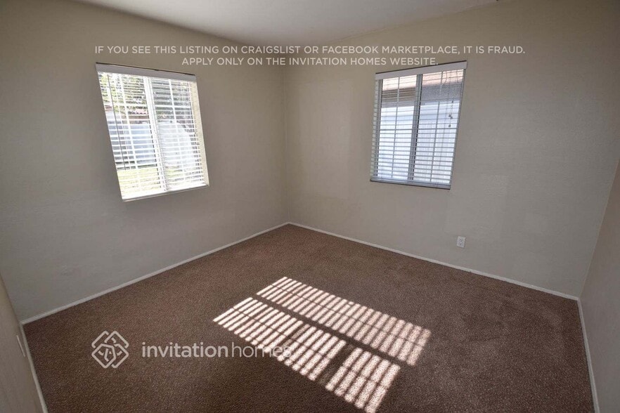 Building Photo - 212 E 185th St