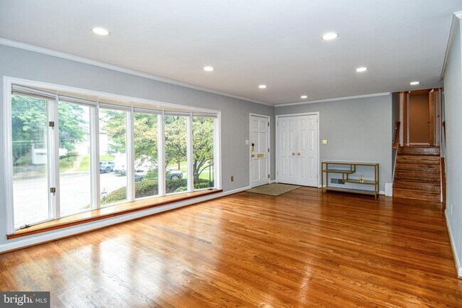 Primary Photo - 4100 Dewmar Ct