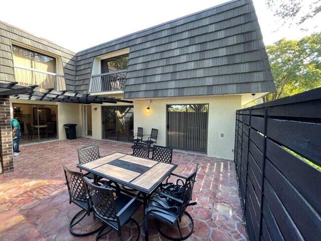 Building Photo - 118 1st Terrace