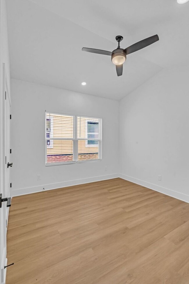 Building Photo - NEW BUILD