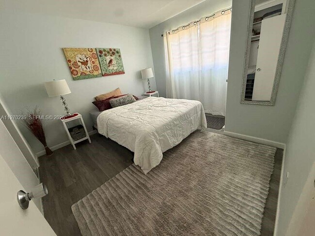 Building Photo - 710 N K St