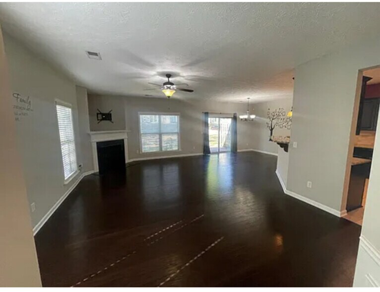 Building Photo - 6080 Townes Way