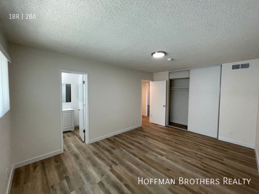 Building Photo - 6039 Whitsett Ave