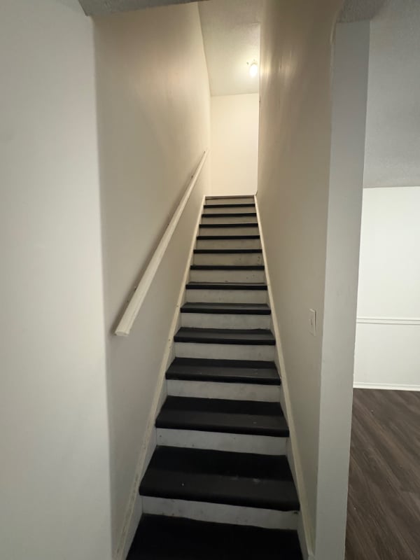 Building Photo - 122 Carriage Pl